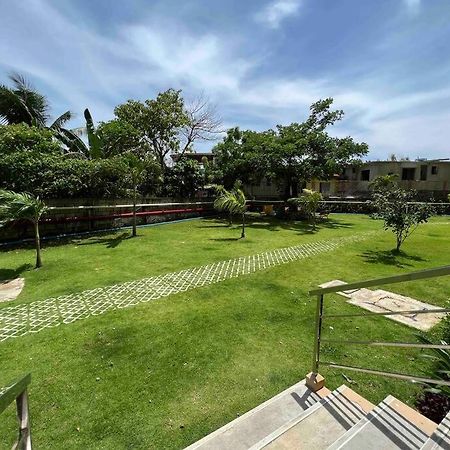Affordable Modern Condo W/ Pool Suba Basbas Kültér fotó