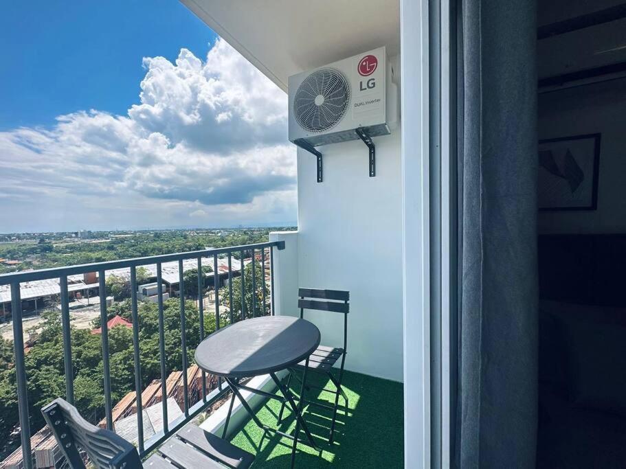 Affordable Modern Condo W/ Pool Suba Basbas Kültér fotó